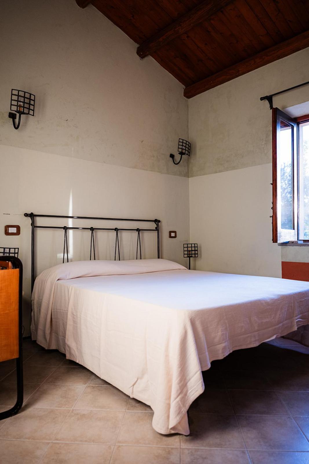 Bioagriturismo Antica Sena Milici 外观 照片