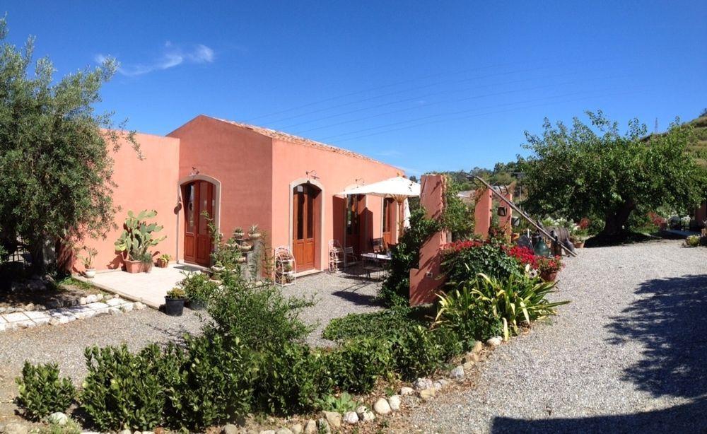 Bioagriturismo Antica Sena Milici 外观 照片